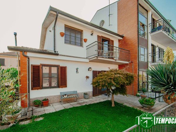 appartamento in vendita a Travacò Siccomario