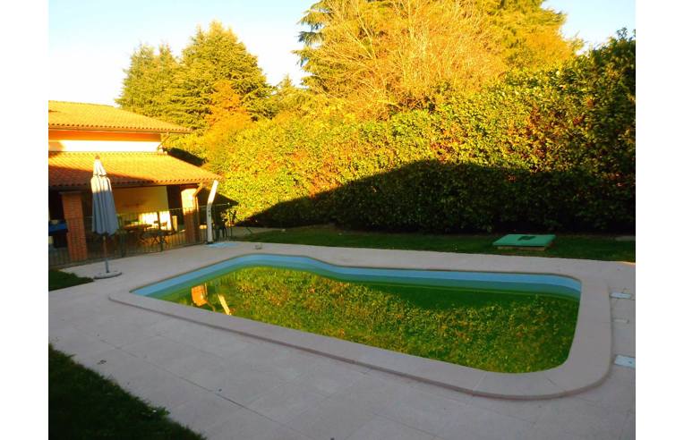 capannone in vendita a Travacò Siccomario