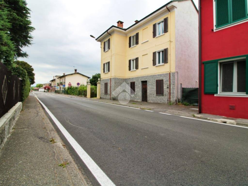 casa indipendente in vendita a Travacò Siccomario