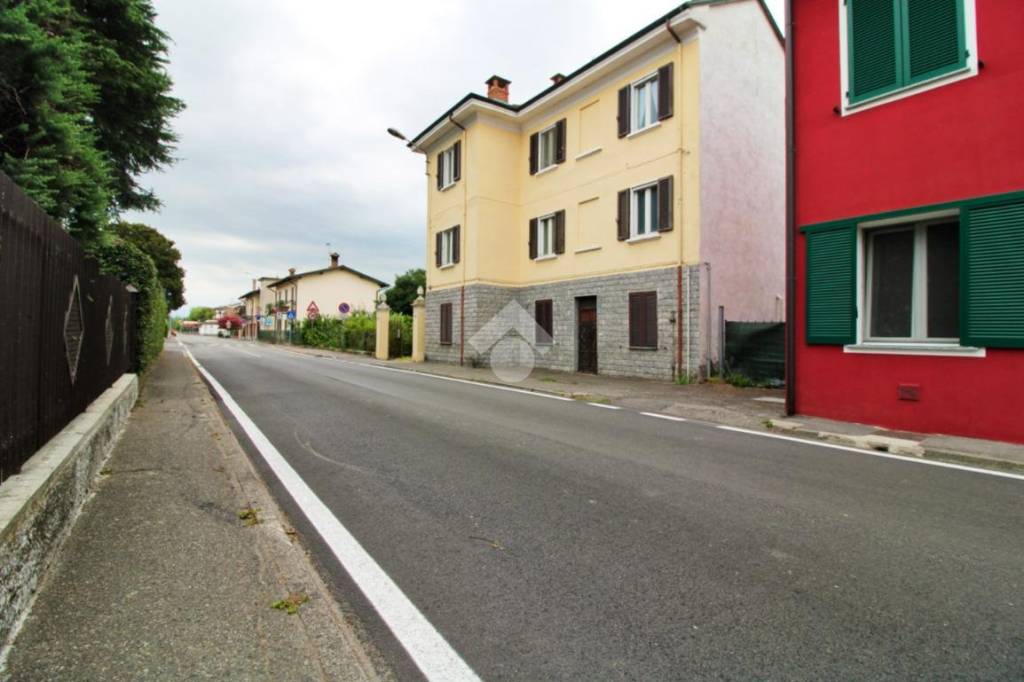 casa indipendente in vendita a Travacò Siccomario