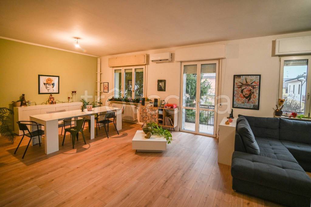 appartamento in vendita a Travacò Siccomario