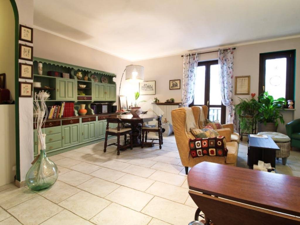 appartamento in vendita a Travacò Siccomario in zona Rotta