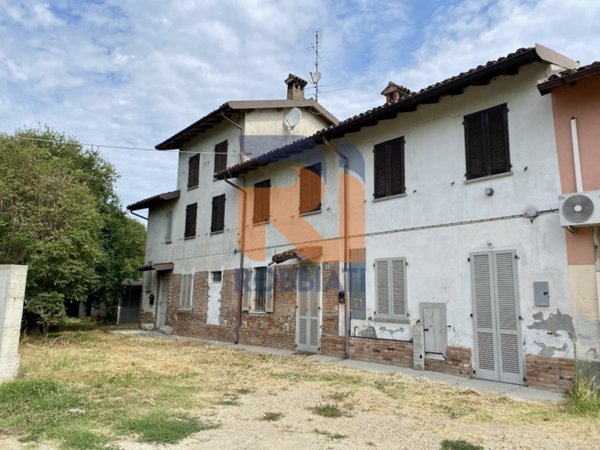 casa indipendente in vendita a Travacò Siccomario in zona Valbona