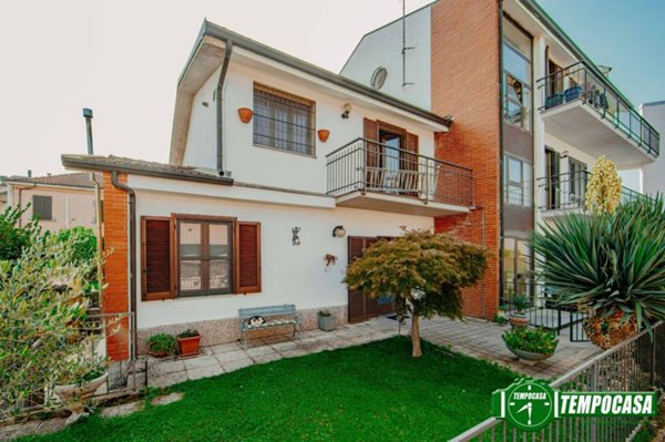 appartamento in vendita a Travacò Siccomario