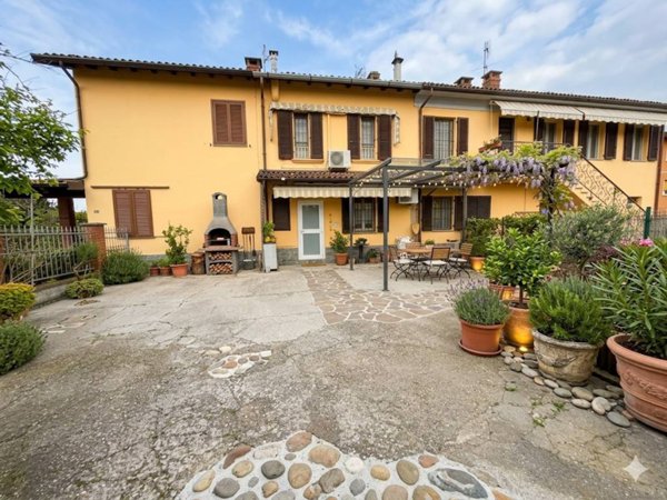 casa semindipendente in vendita a Travacò Siccomario