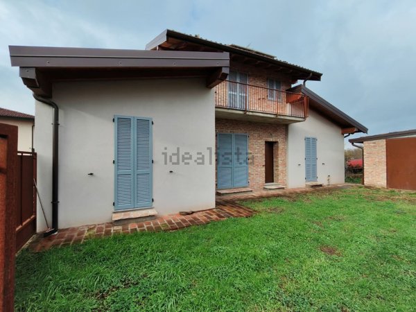 casa indipendente in vendita a Travacò Siccomario in zona Boschi