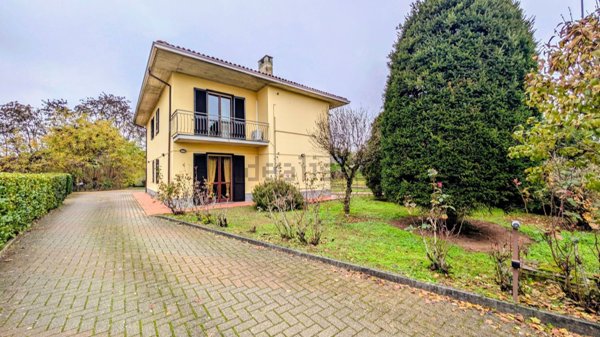 casa indipendente in vendita a Travacò Siccomario in zona Chiavica