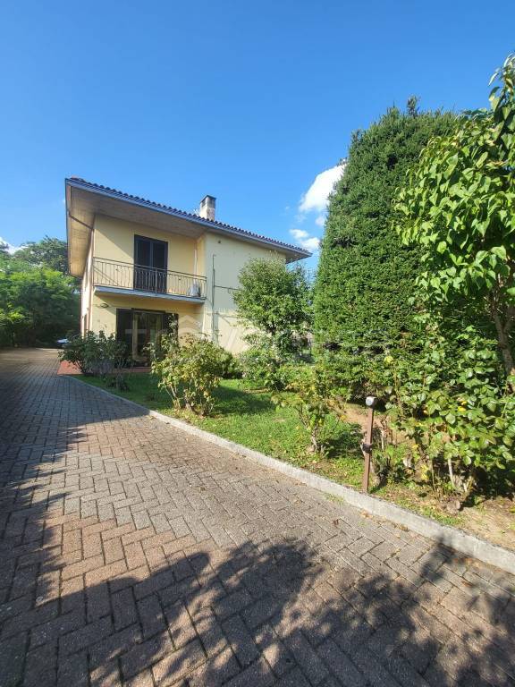 casa indipendente in vendita a Travacò Siccomario