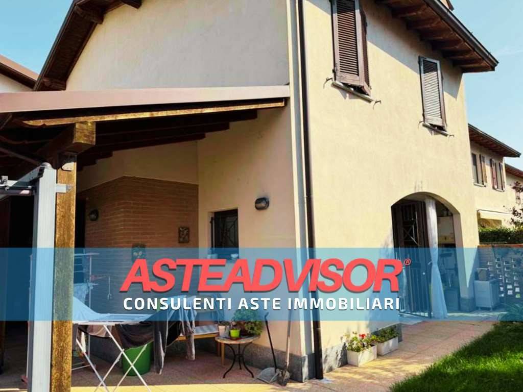 casa indipendente in vendita a Travacò Siccomario