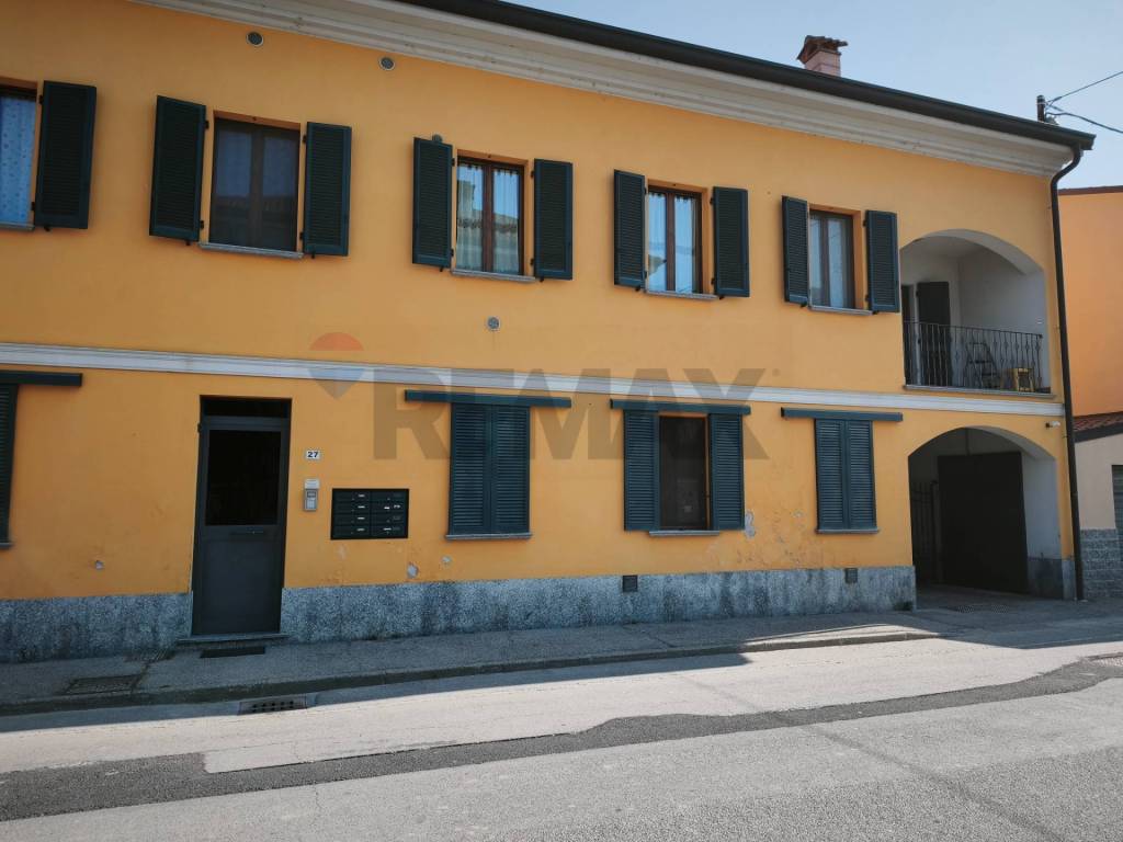 appartamento in vendita a Travacò Siccomario in zona Mezzano