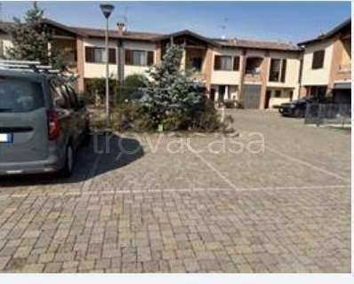 casa indipendente in vendita a Travacò Siccomario