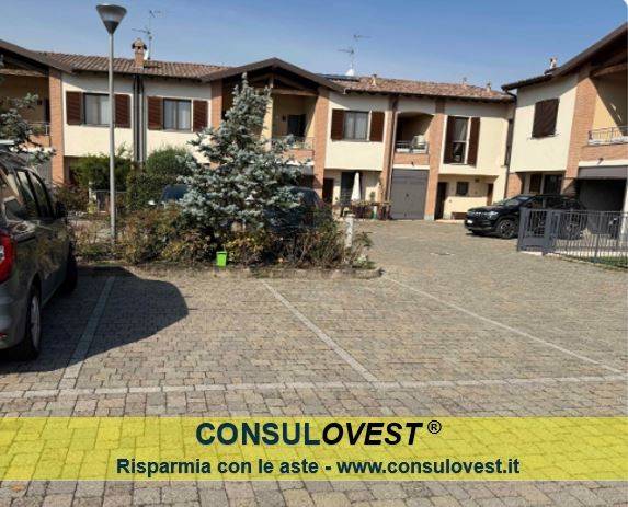 casa indipendente in vendita a Travacò Siccomario