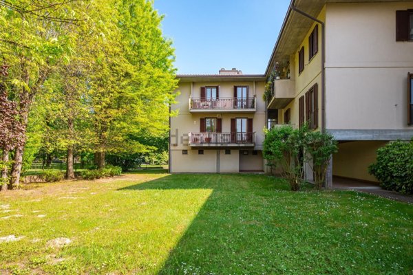 appartamento in vendita a Travacò Siccomario in zona Rotta