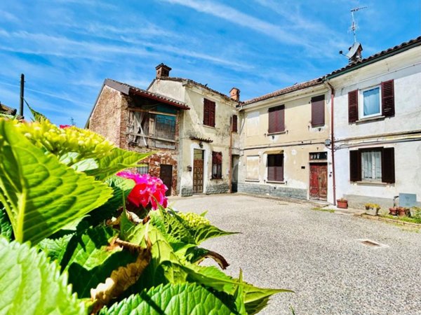 casa indipendente in vendita a Travacò Siccomario in zona Mezzano