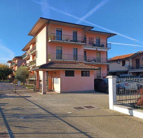 appartamento in vendita a Travacò Siccomario in zona Mezzano
