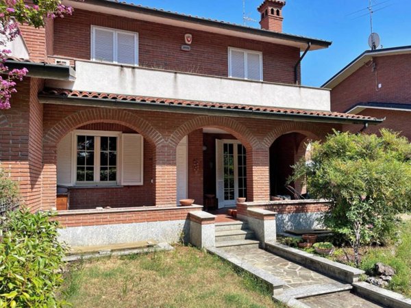casa indipendente in vendita a Travacò Siccomario in zona Rotta