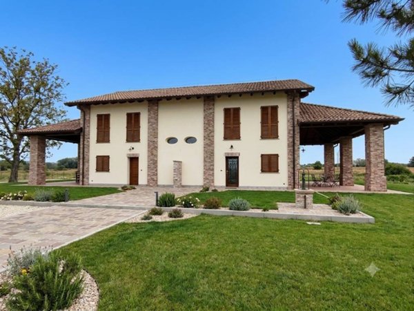 casa indipendente in vendita a Travacò Siccomario in zona Scotti