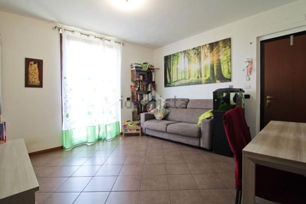 appartamento in vendita a Travacò Siccomario in zona Mezzano