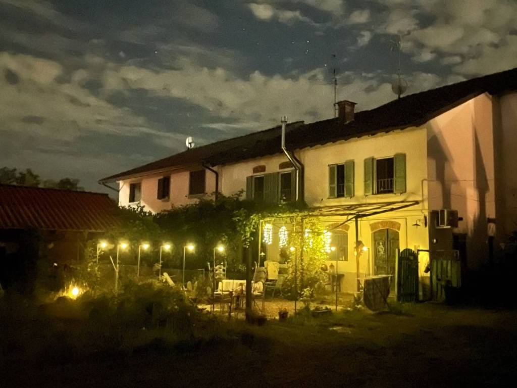 casa indipendente in vendita a Travacò Siccomario in zona Colonne
