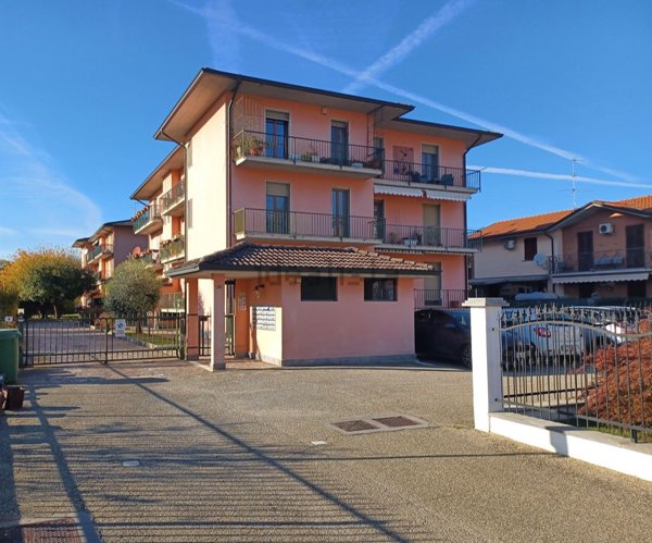 appartamento in vendita a Travacò Siccomario in zona Mezzano