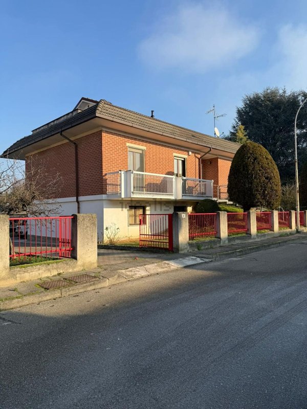 casa indipendente in vendita a Travacò Siccomario in zona Rotta