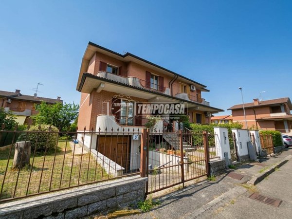 casa indipendente in vendita a Travacò Siccomario in zona Mezzano