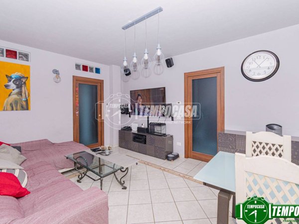 appartamento in vendita a Travacò Siccomario in zona Mezzano