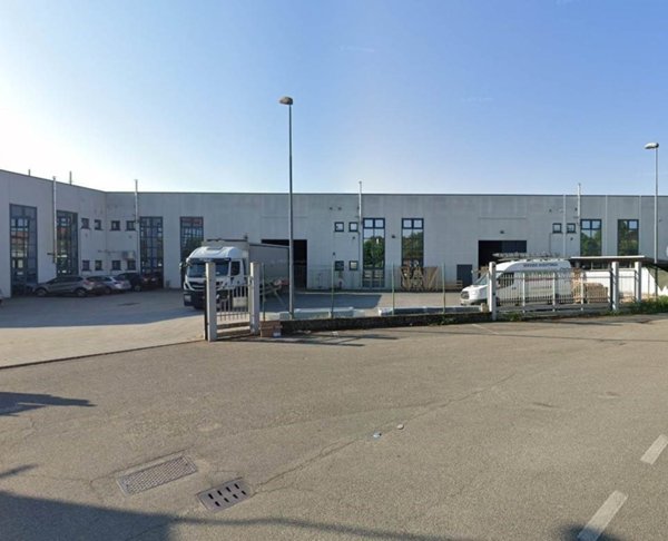 locale commerciale in vendita a Trivolzio