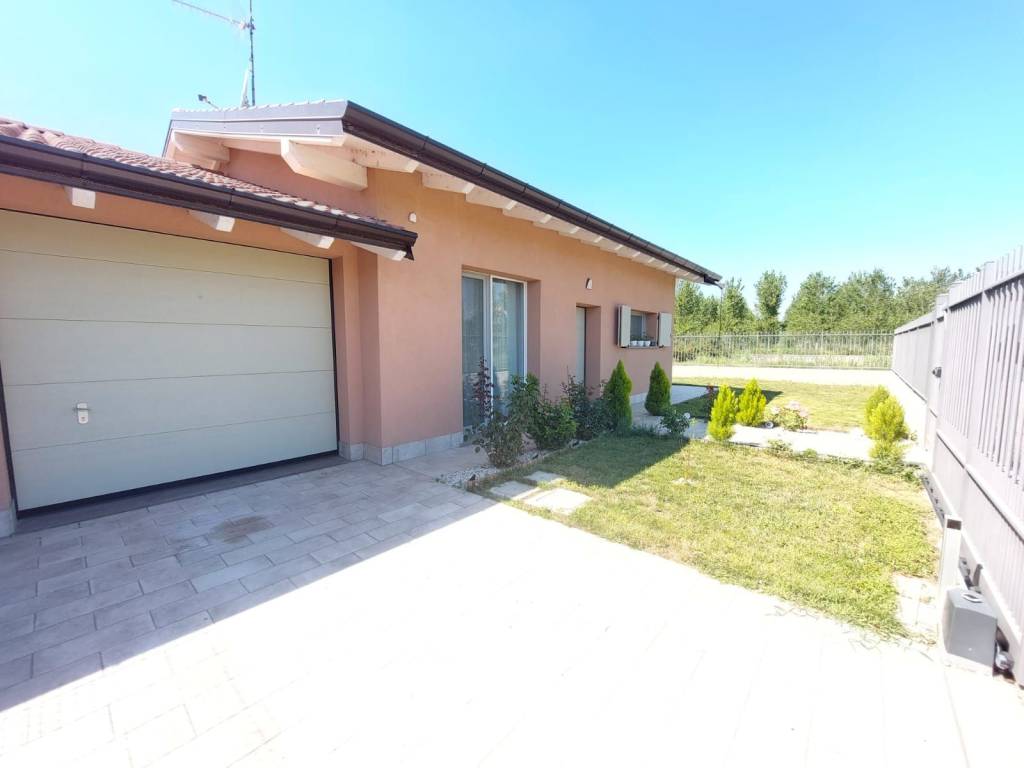 casa indipendente in vendita a Trivolzio