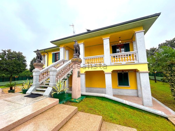 casa indipendente in vendita a Tromello