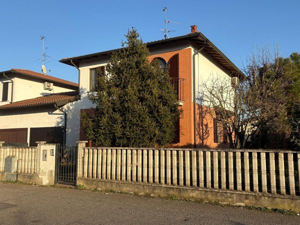casa indipendente in vendita a Tromello