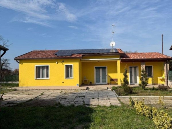 casa indipendente in vendita a Tromello