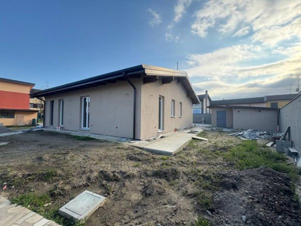 casa indipendente in vendita a Tromello