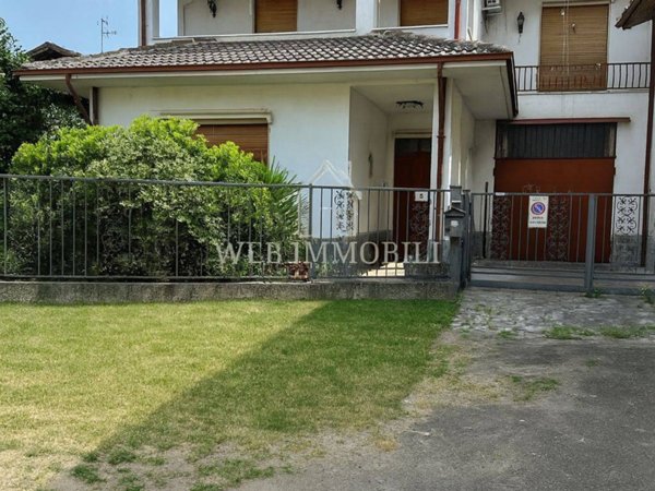casa indipendente in vendita a Tromello