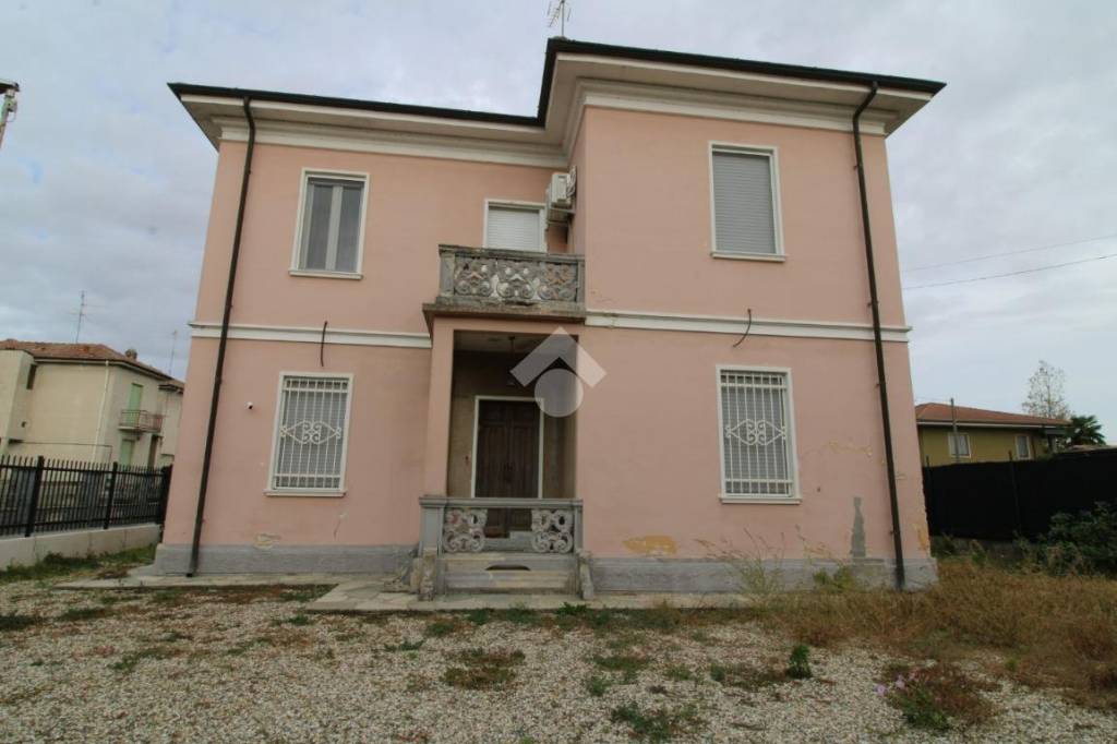 casa indipendente in vendita a Tromello