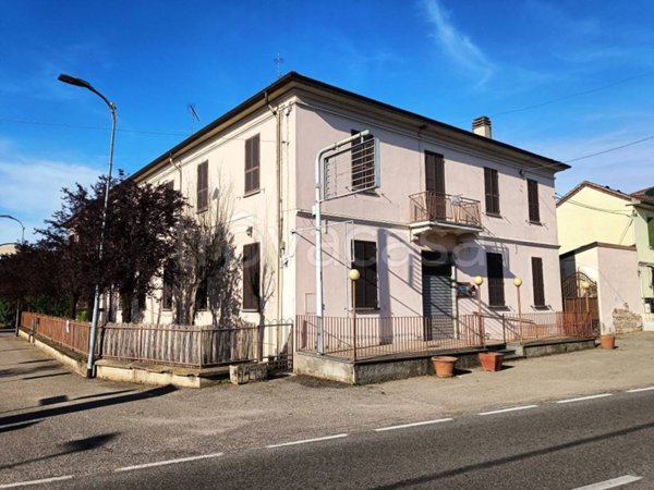 negozio in vendita a Tromello