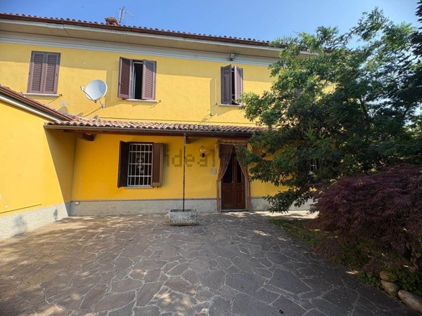 appartamento in vendita a Tromello in zona Roventino