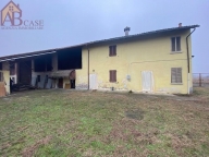 casale in vendita a Tromello