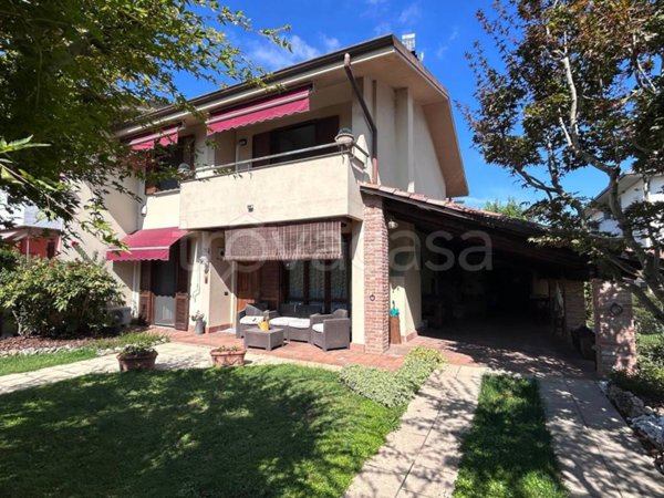 casa indipendente in vendita a Tromello