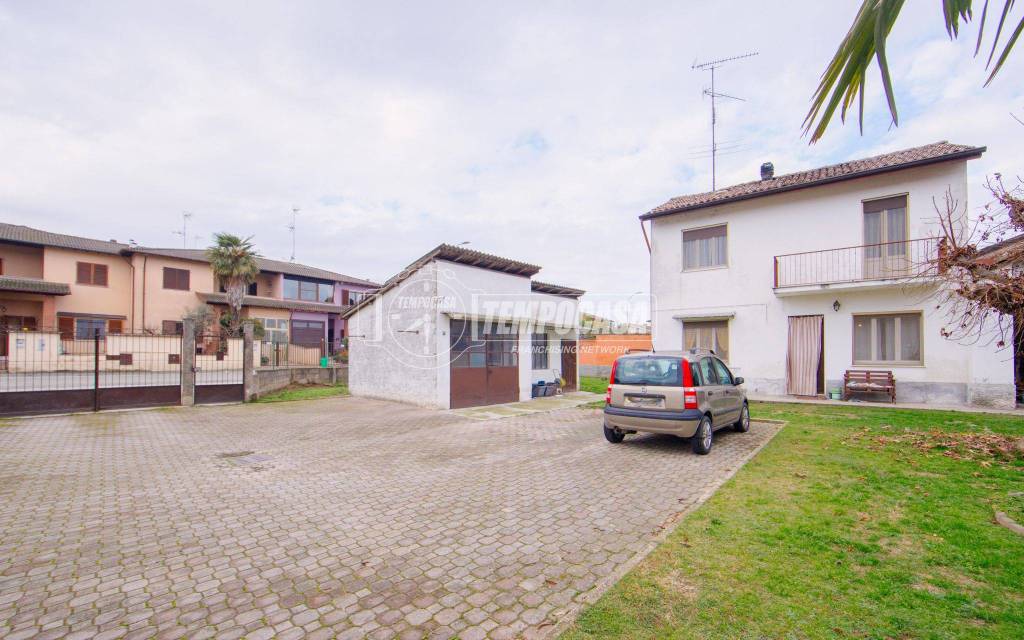 casa indipendente in vendita a Tromello