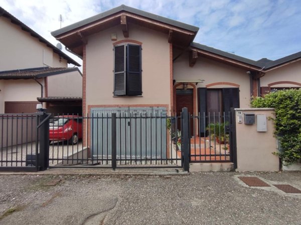casa indipendente in vendita a Tromello