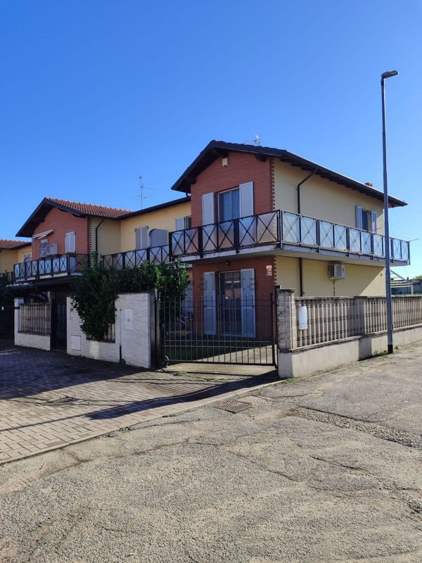 casa indipendente in vendita a Tromello