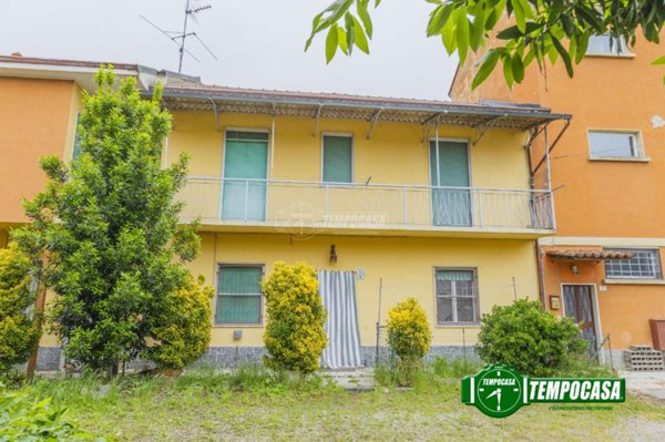 casa indipendente in vendita a Trovo