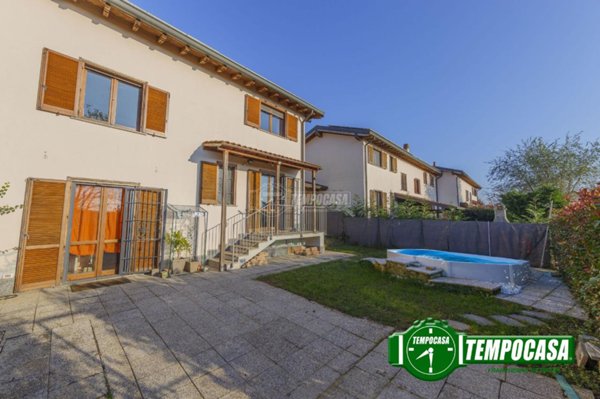 casa indipendente in vendita a Trovo
