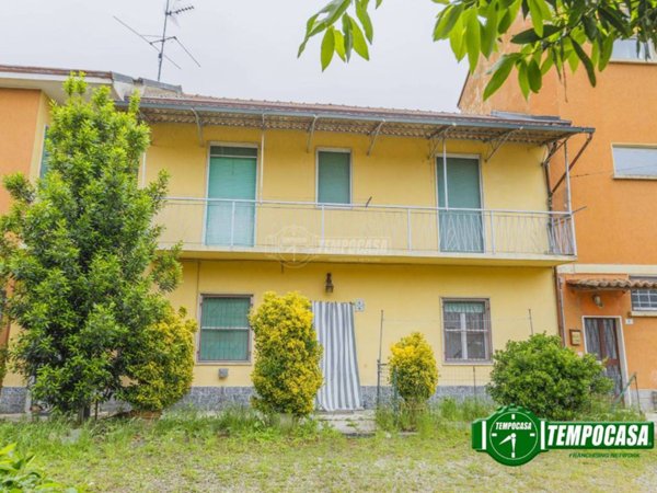 casa indipendente in vendita a Trovo