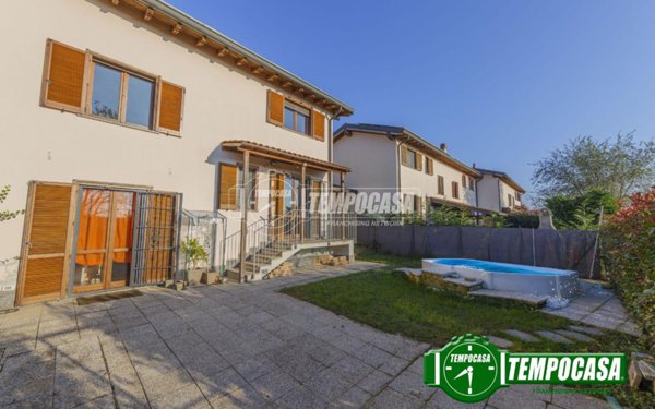 casa indipendente in vendita a Trovo