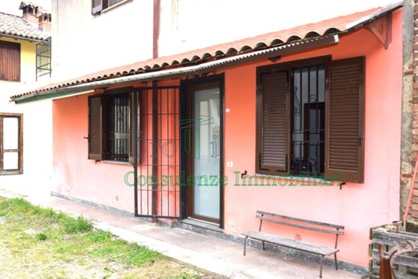 casa indipendente in vendita a Trovo
