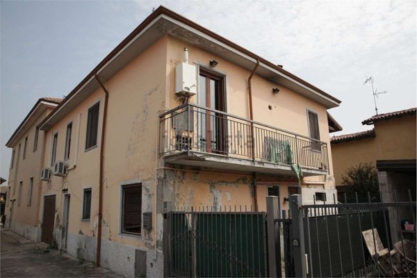 casa indipendente in vendita a Trovo