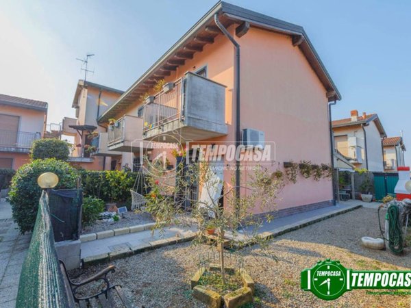 casa indipendente in vendita a Trovo