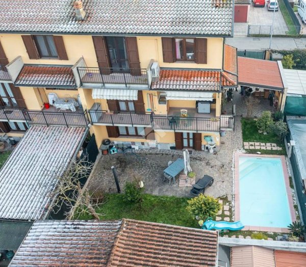 casa indipendente in vendita a Trovo